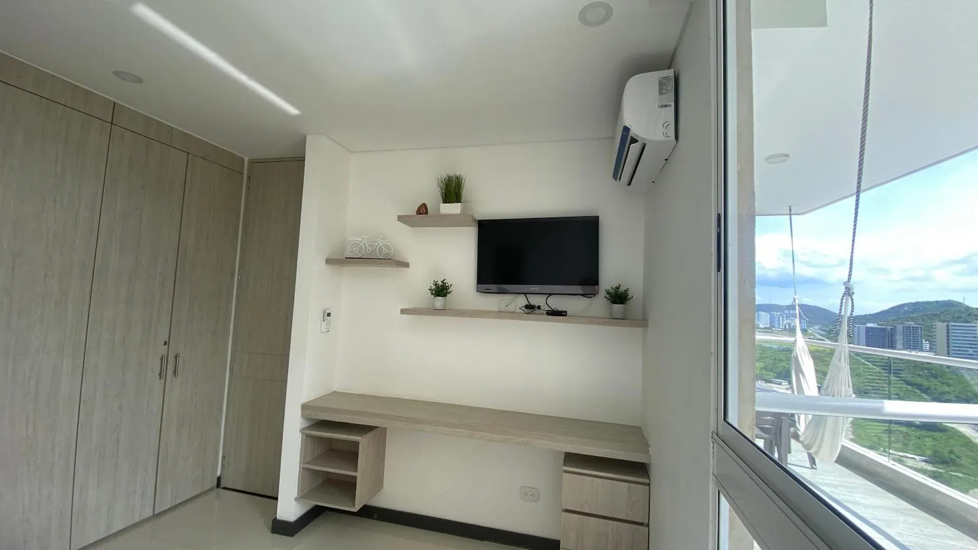 Modern Well-Equipped 4 Ppl Condo/5 Min Beach Walk Santa Marta  Santa Marta (Magdalena)
